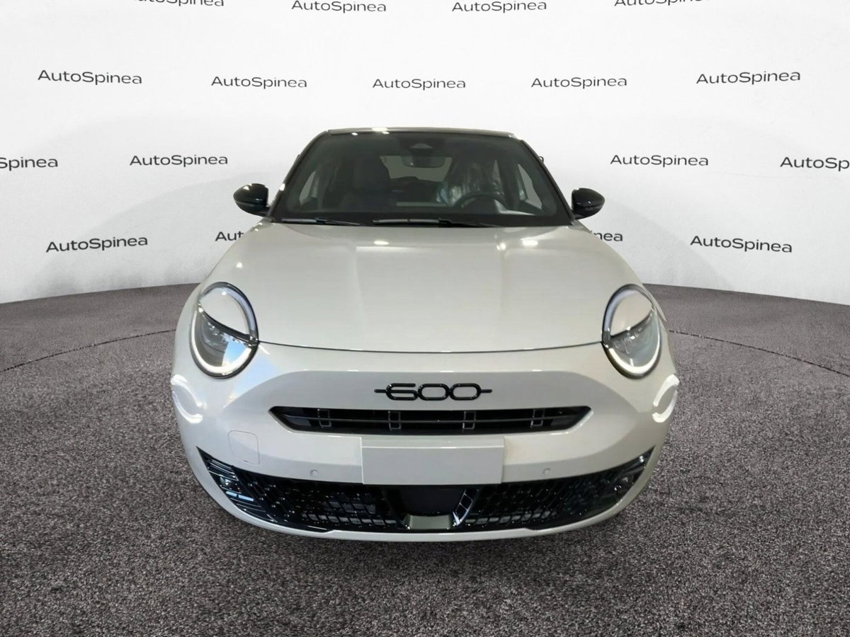 Fiat 600 1.2 hybrid Sport 145cv auto (2)