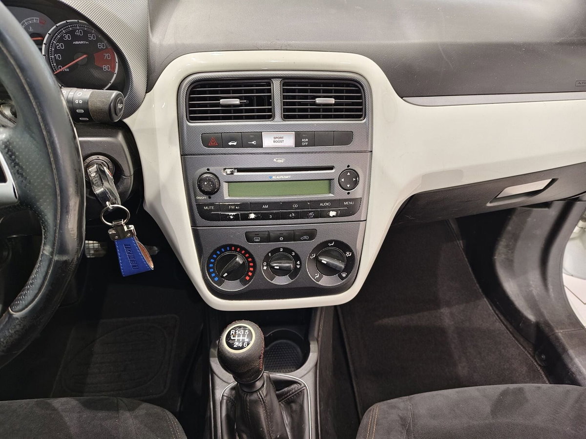 Abarth Grande Punto 1.4 T-Jet 16V 3 porte (14)
