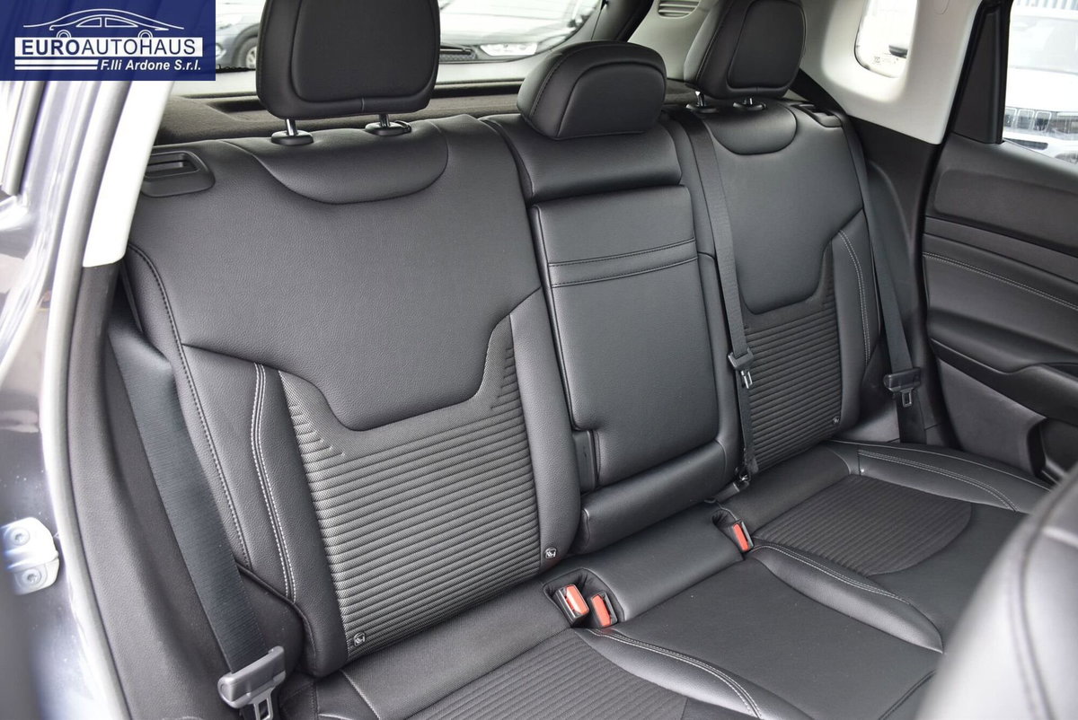 Jeep Compass 1.6 Multijet II 2WD Limited (16)