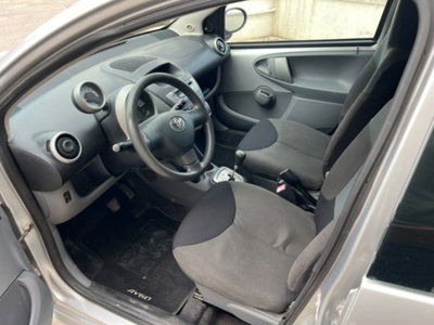 Toyota Aygo 1.0 12V VVT-i 5 porte (11)