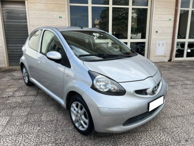Toyota Aygo 1.0 12V VVT-i 5 porte (3)