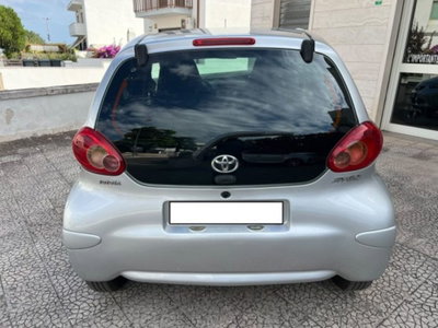 Toyota Aygo 1.0 12V VVT-i 5 porte (9)