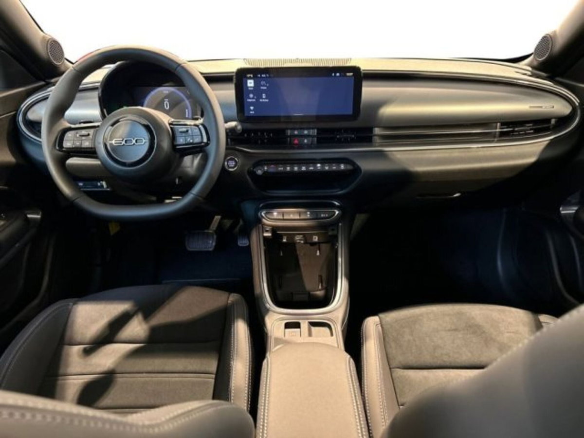 Fiat 600 1.2 hybrid Sport 145cv auto (3)