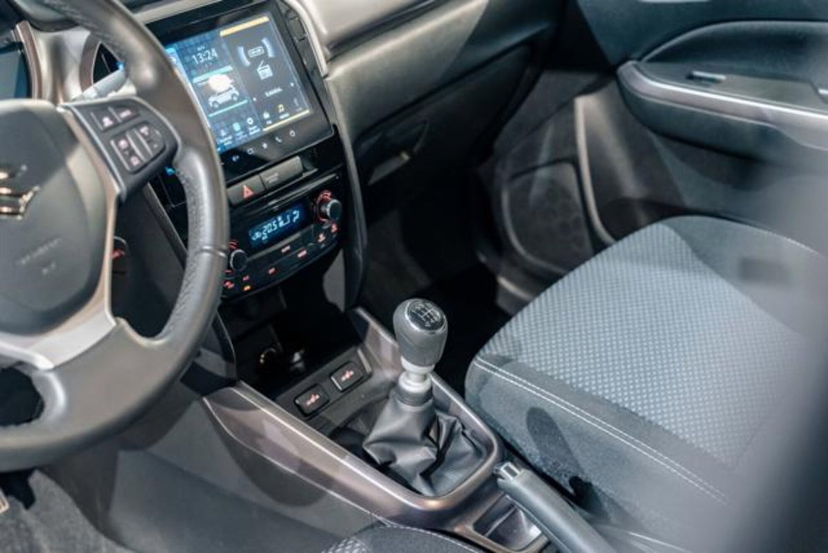 Suzuki Vitara 1.4 Hybrid Easy Top (12)