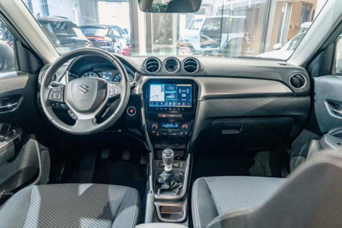 Suzuki Vitara 1.4 Hybrid Easy Top (8)