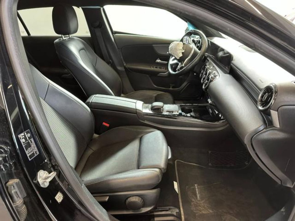 Mercedes-Benz Classe A Sedan 180 d Automatic 4p. Business (11)