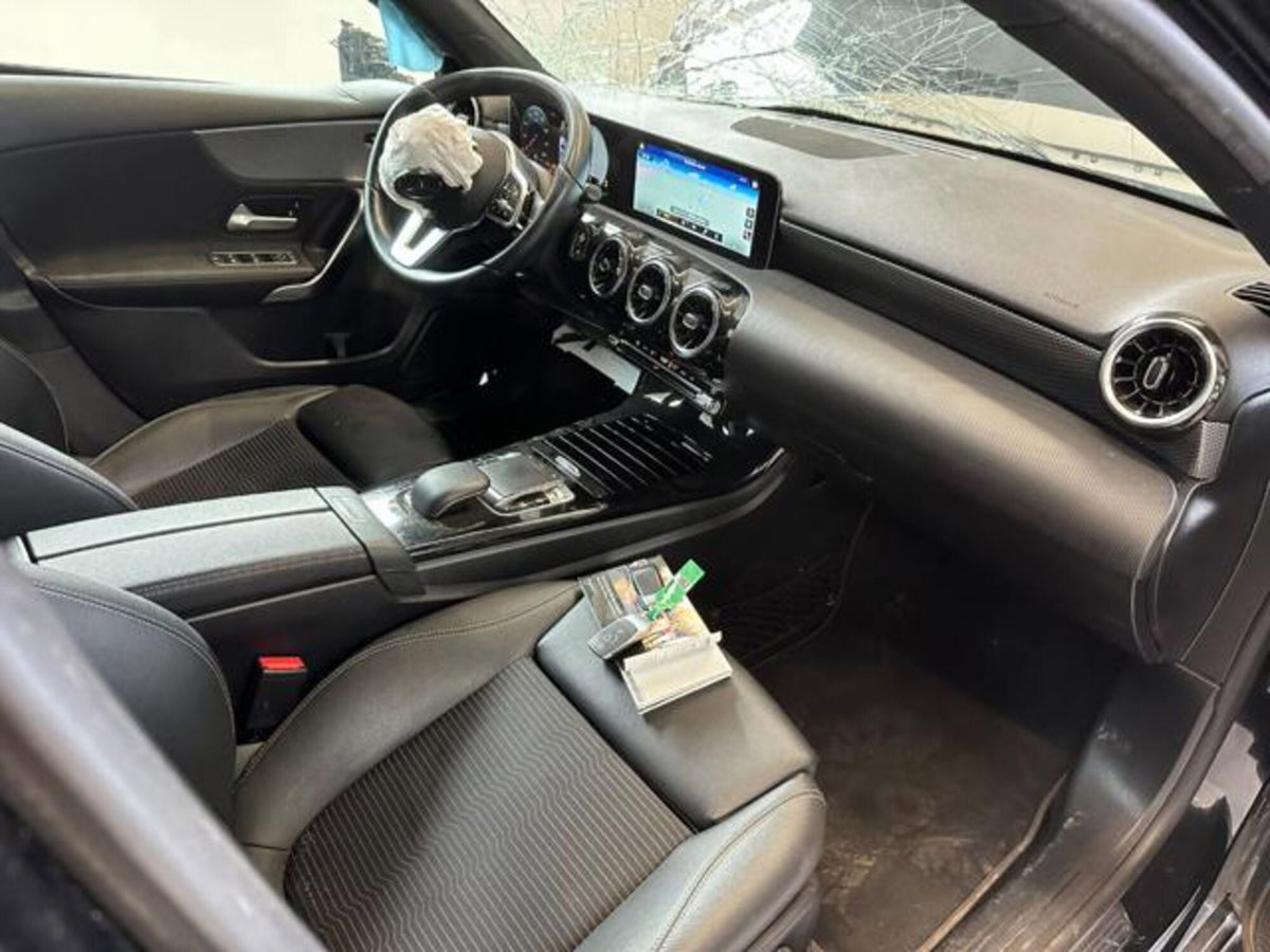 Mercedes-Benz Classe A Sedan 180 d Automatic 4p. Business (13)