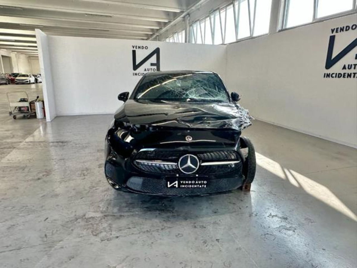 Mercedes-Benz Classe A Sedan 180 d Automatic 4p. Business (2)