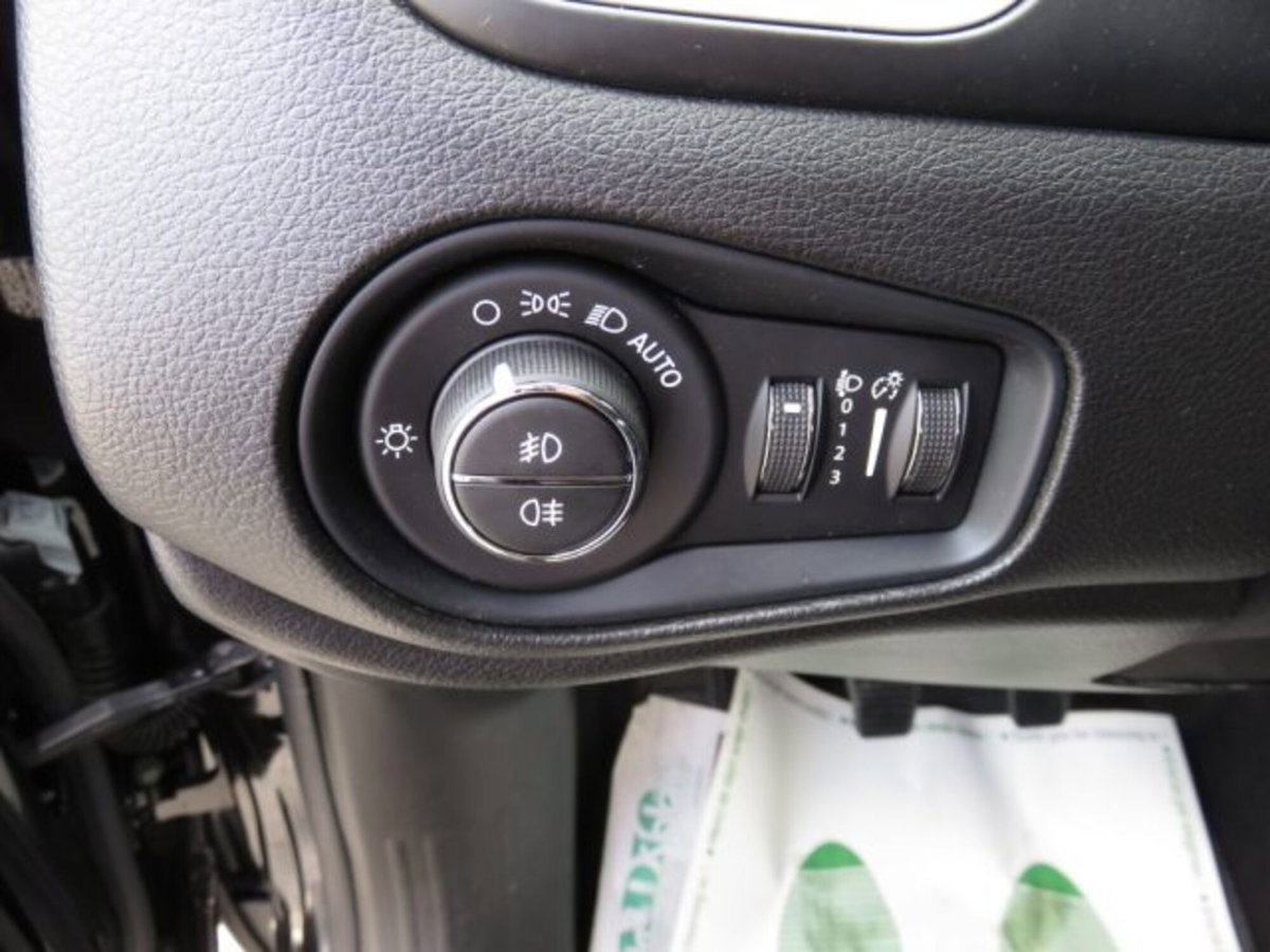 Jeep Renegade 2.0 Mjt 140CV 4WD Active Drive Longitude (19)