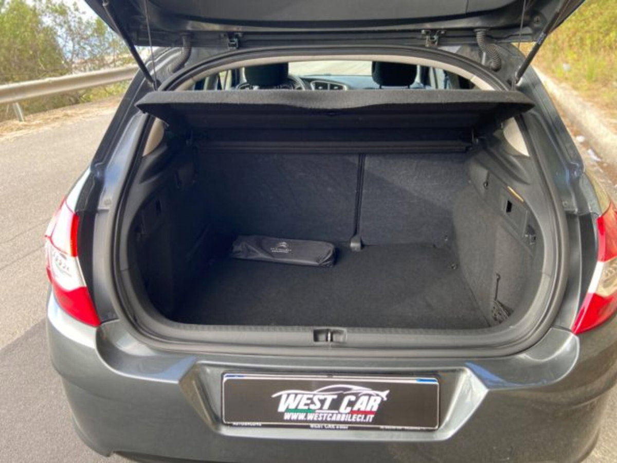 Citroen C4 1.6 HDi 90 Attraction (17)