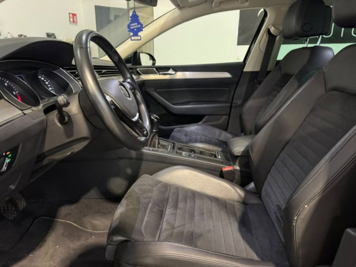 Volkswagen Passat Variant 2.0 TDI DSG Executive BlueMotion Tech. (11)