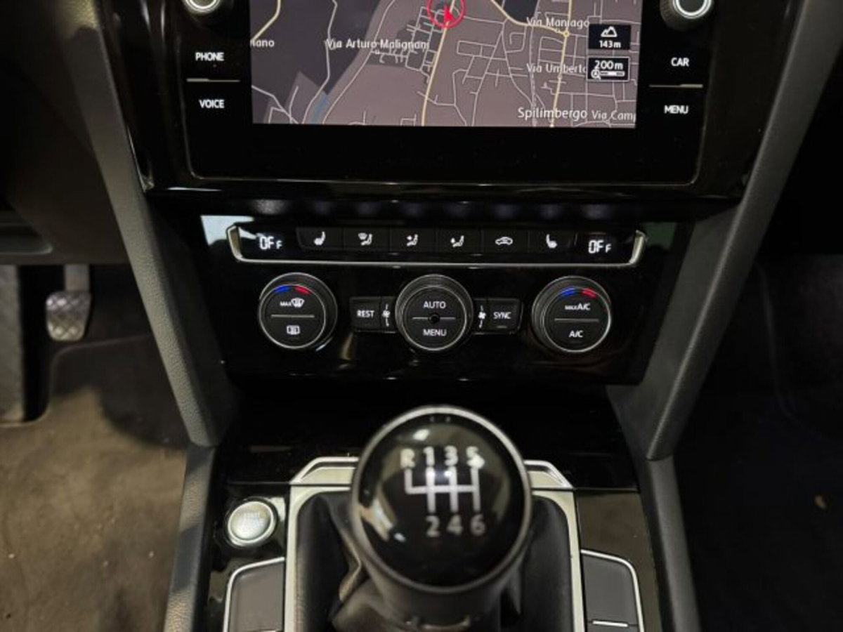 Volkswagen Passat Variant 2.0 TDI DSG Executive BlueMotion Tech. (19)