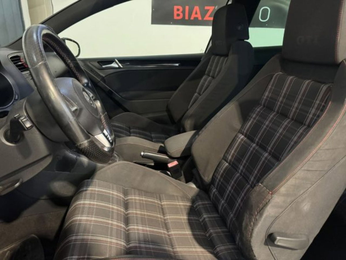 Volkswagen Golf 2.0 TSI 3p. GTI (12)