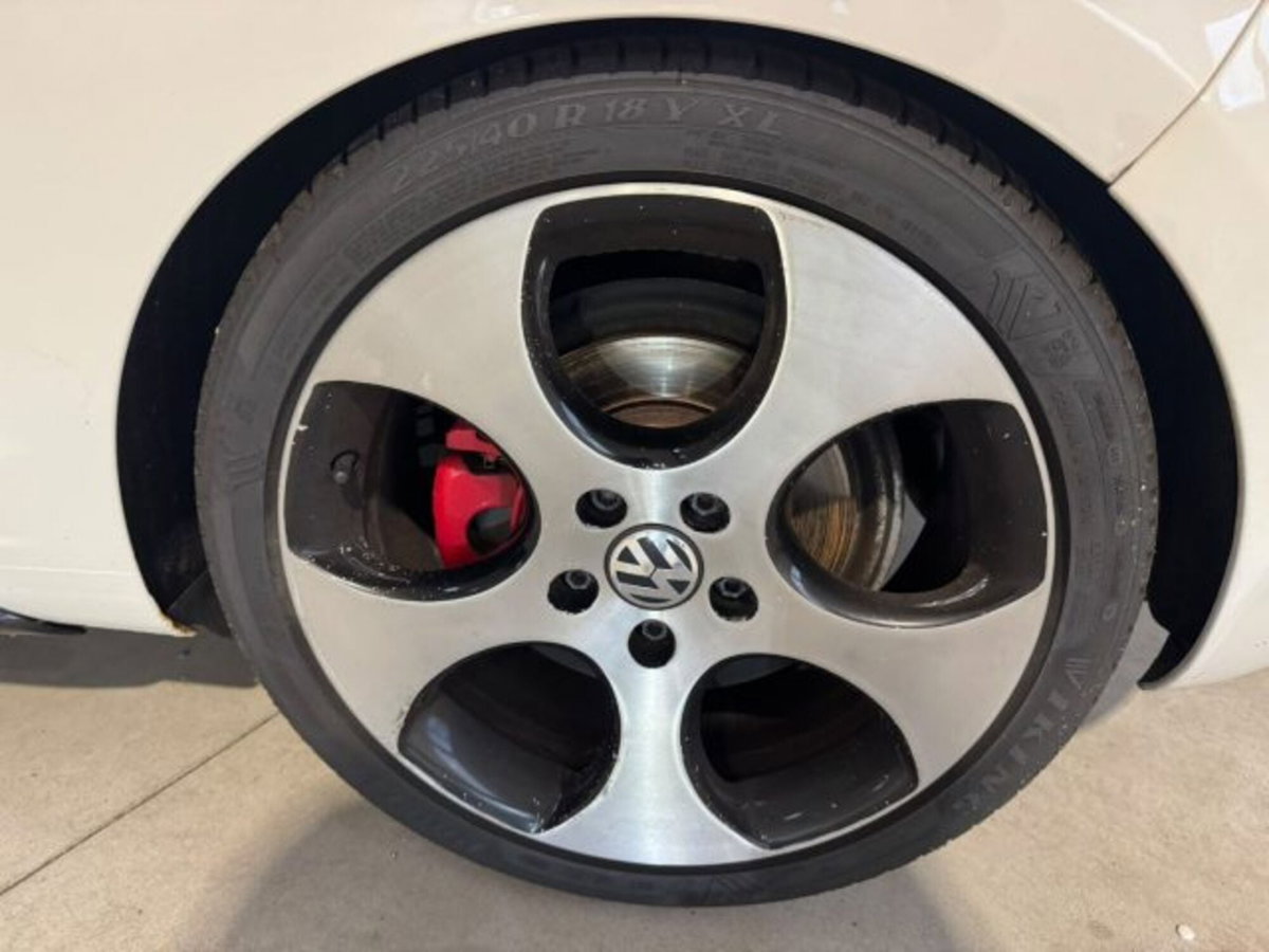 Volkswagen Golf 2.0 TSI 3p. GTI (19)