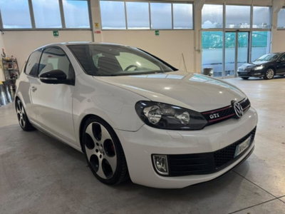 Volkswagen Golf 2.0 TSI 3p. GTI (2)