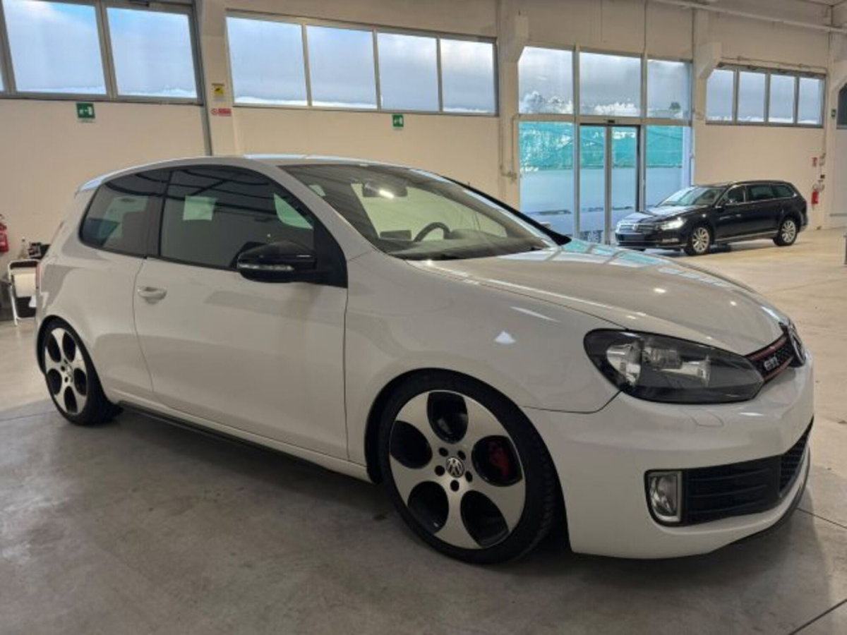 Volkswagen Golf 2.0 TSI 3p. GTI (9)
