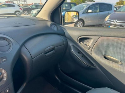 Toyota Yaris 16V cat 5 porte Sol (11)