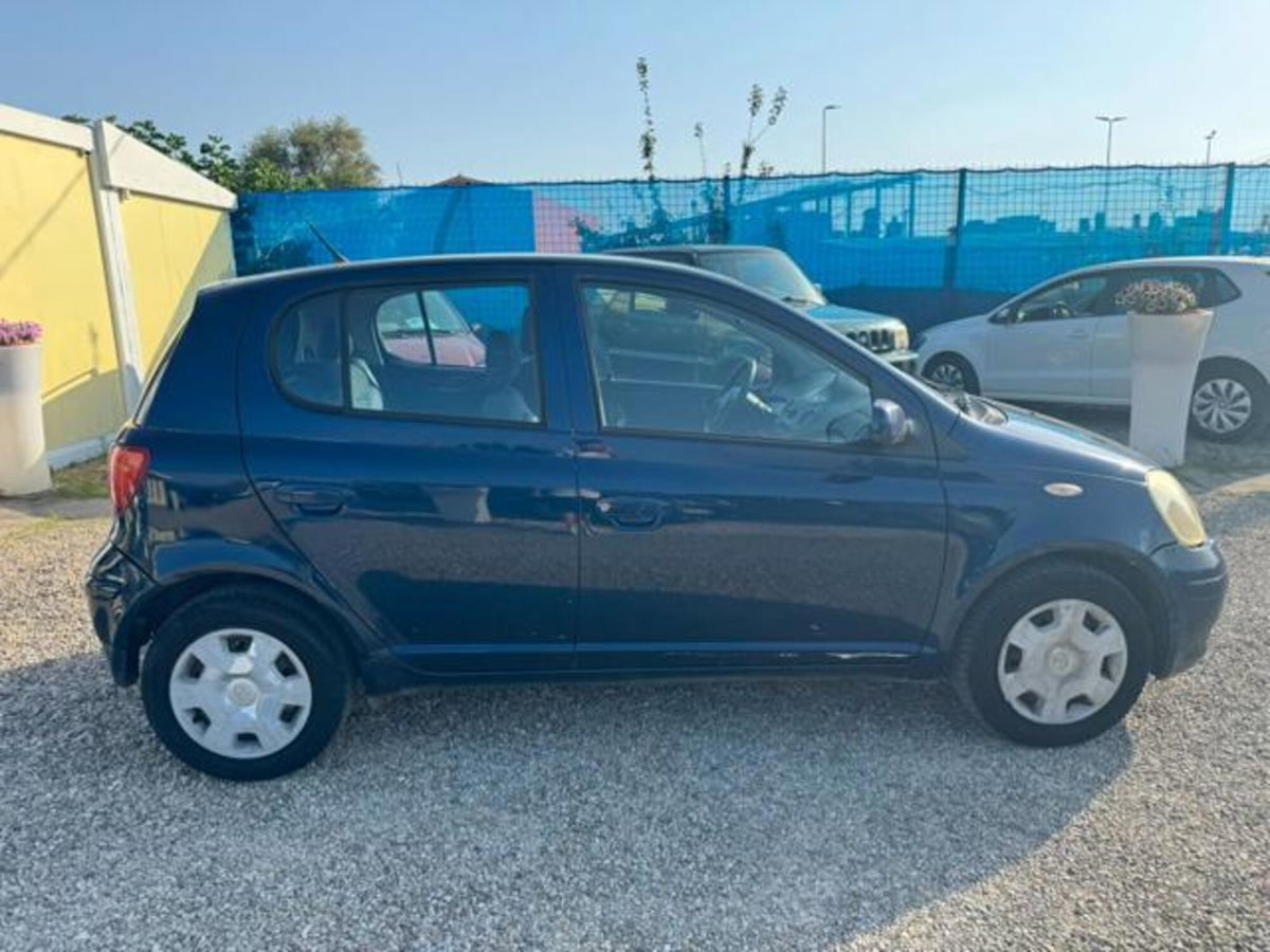 Toyota Yaris 16V cat 5 porte Sol (3)