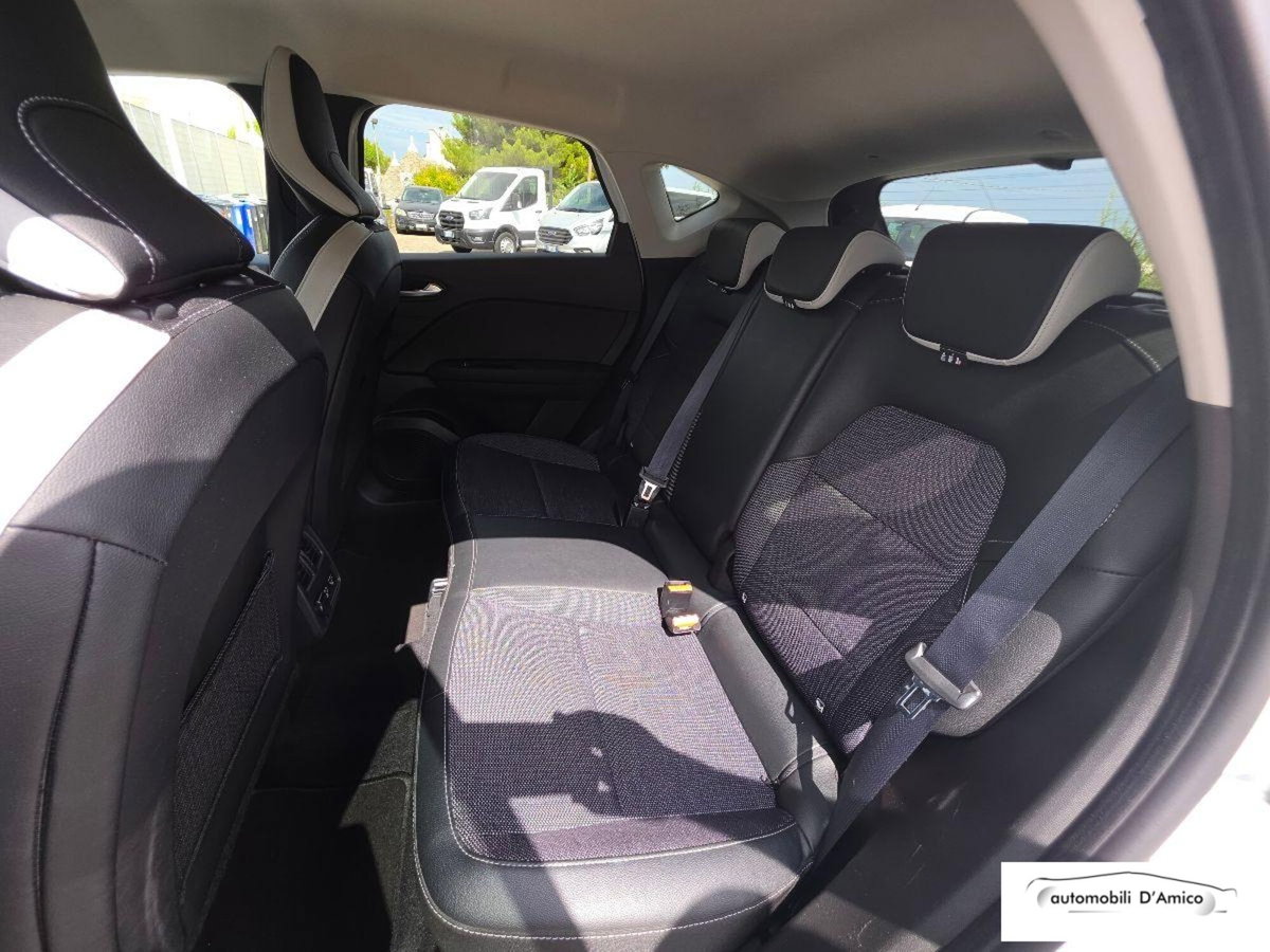 Renault Captur Mild Hybrid 140 CV Techno (6)