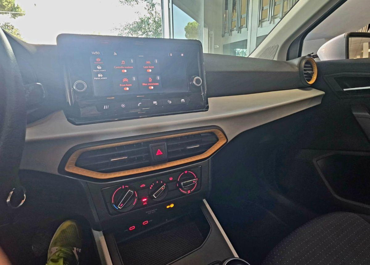 SEAT Arona 1.0 EcoTSI Reference (9)