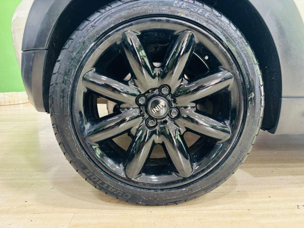 MINI Mini 1.6 16V Cooper D (10)