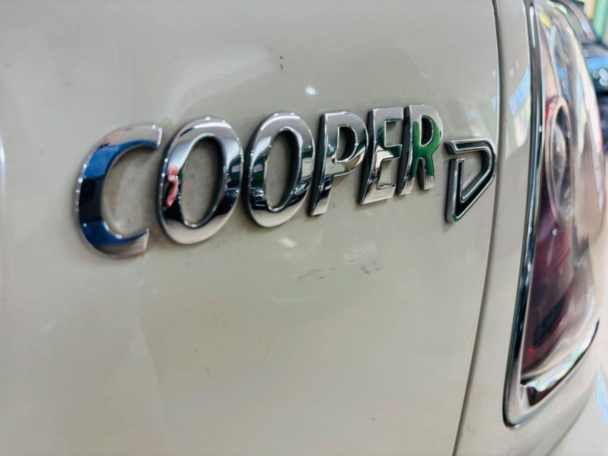MINI Mini 1.6 16V Cooper D (12)