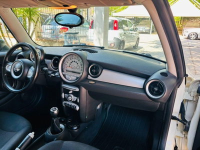MINI Mini 1.6 16V Cooper D (18)