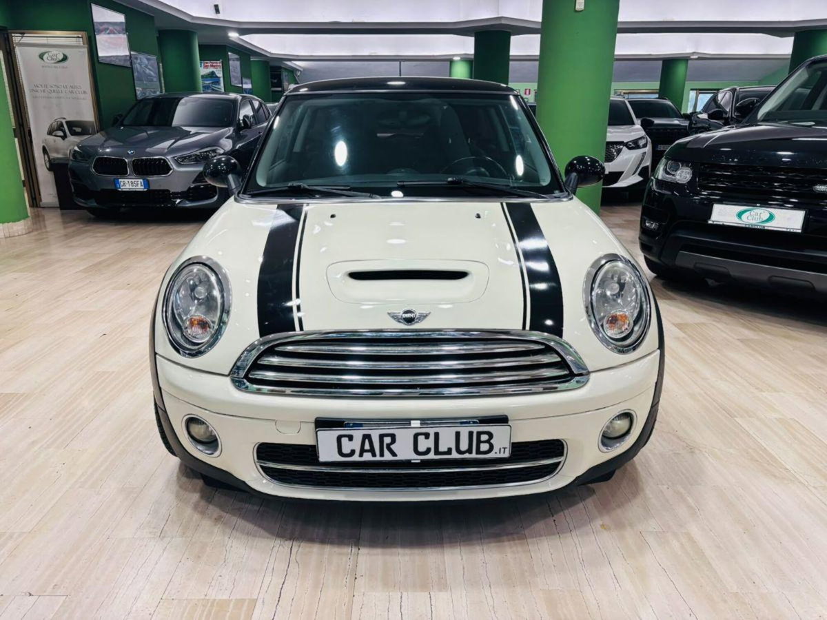 MINI Mini 1.6 16V Cooper D (2)