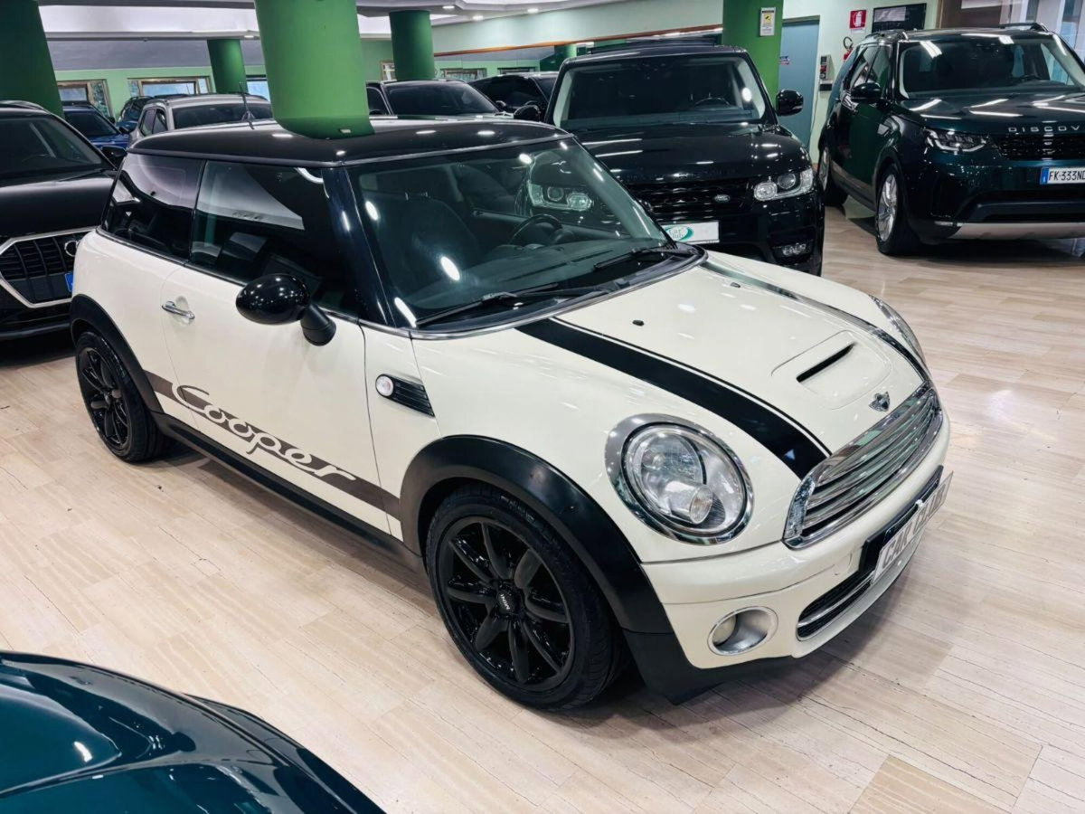 MINI Mini 1.6 16V Cooper D (3)