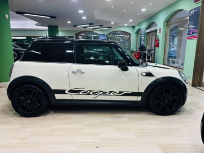MINI Mini 1.6 16V Cooper D (4)