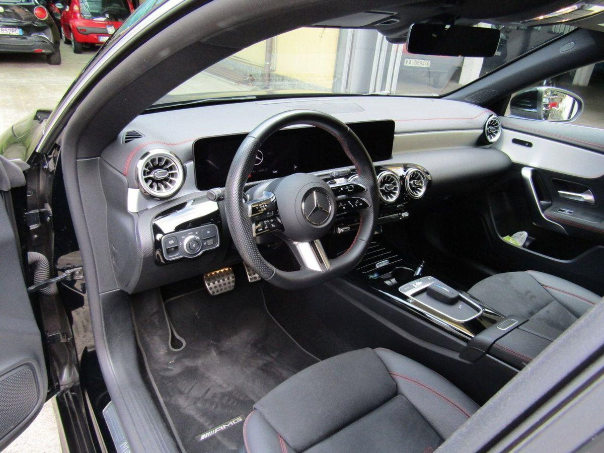 Mercedes-Benz CLA Shooting Brake 180 d Shooting Brake Premium (5)