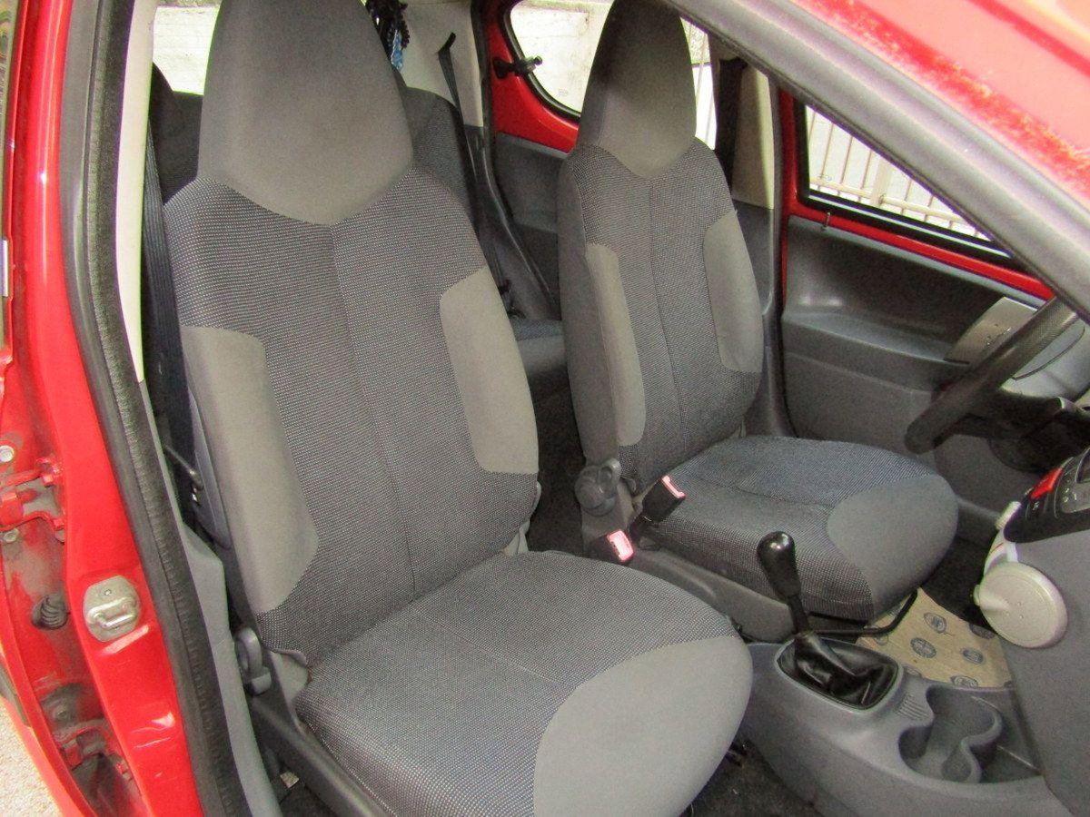 Peugeot 107 68CV 5p. Sweet Years (8)