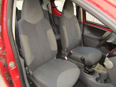 Peugeot 107 68CV 5p. Sweet Years (8)