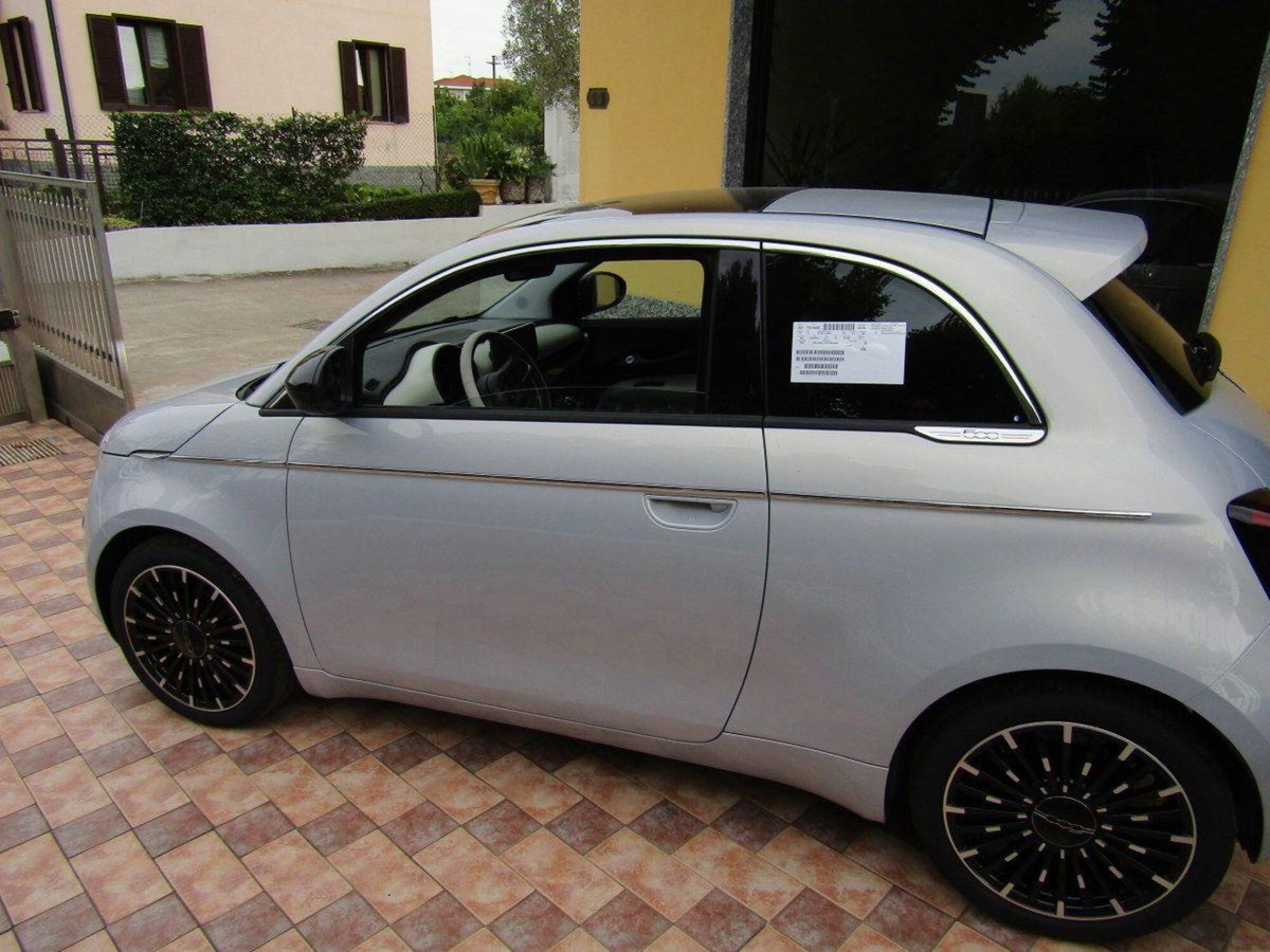 Fiat 500 1.0 hybrid La Prima (5)