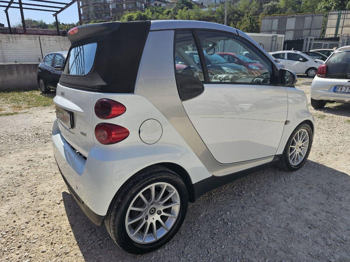 smart Fortwo 1000 52 kW MHD coupé passion (7)