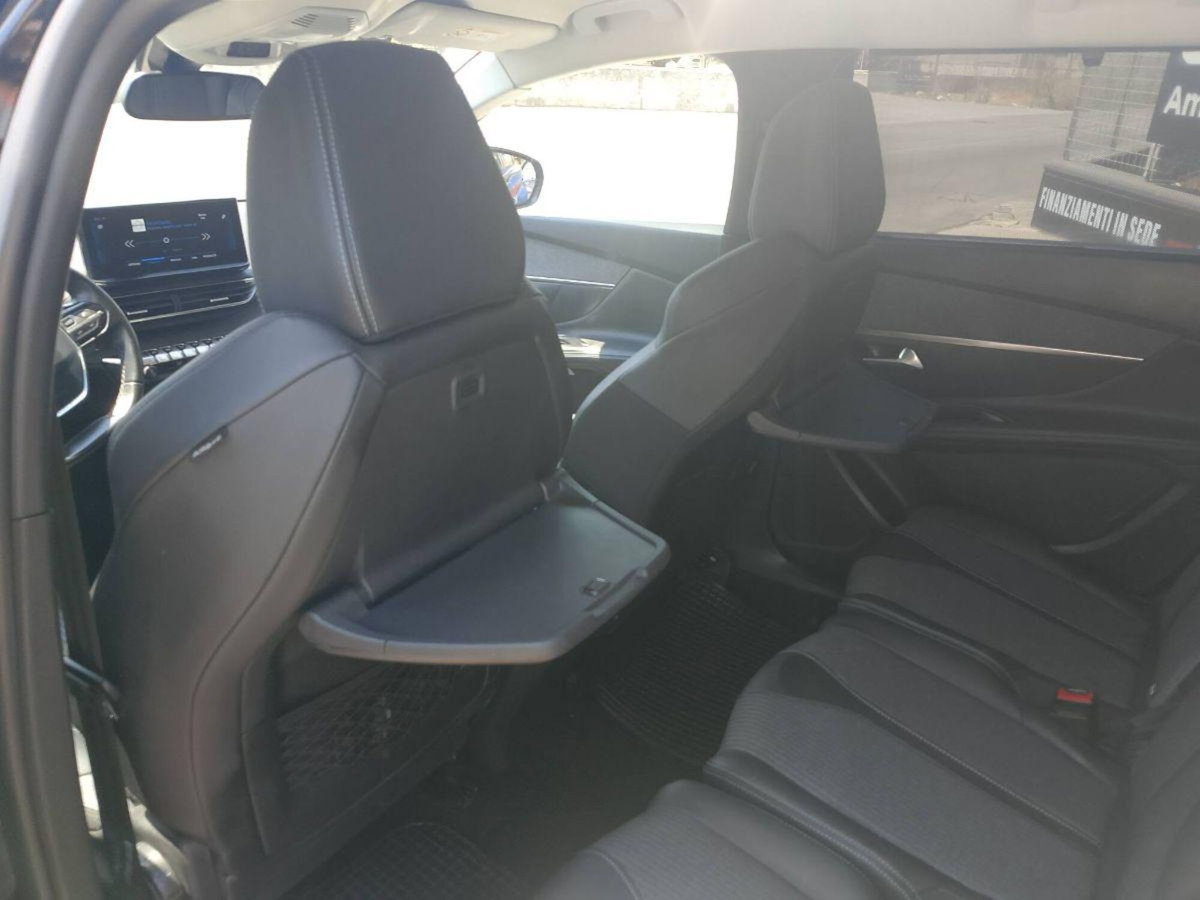 Peugeot 5008 BlueHDi 130 S&S EAT8 GT Line (17)