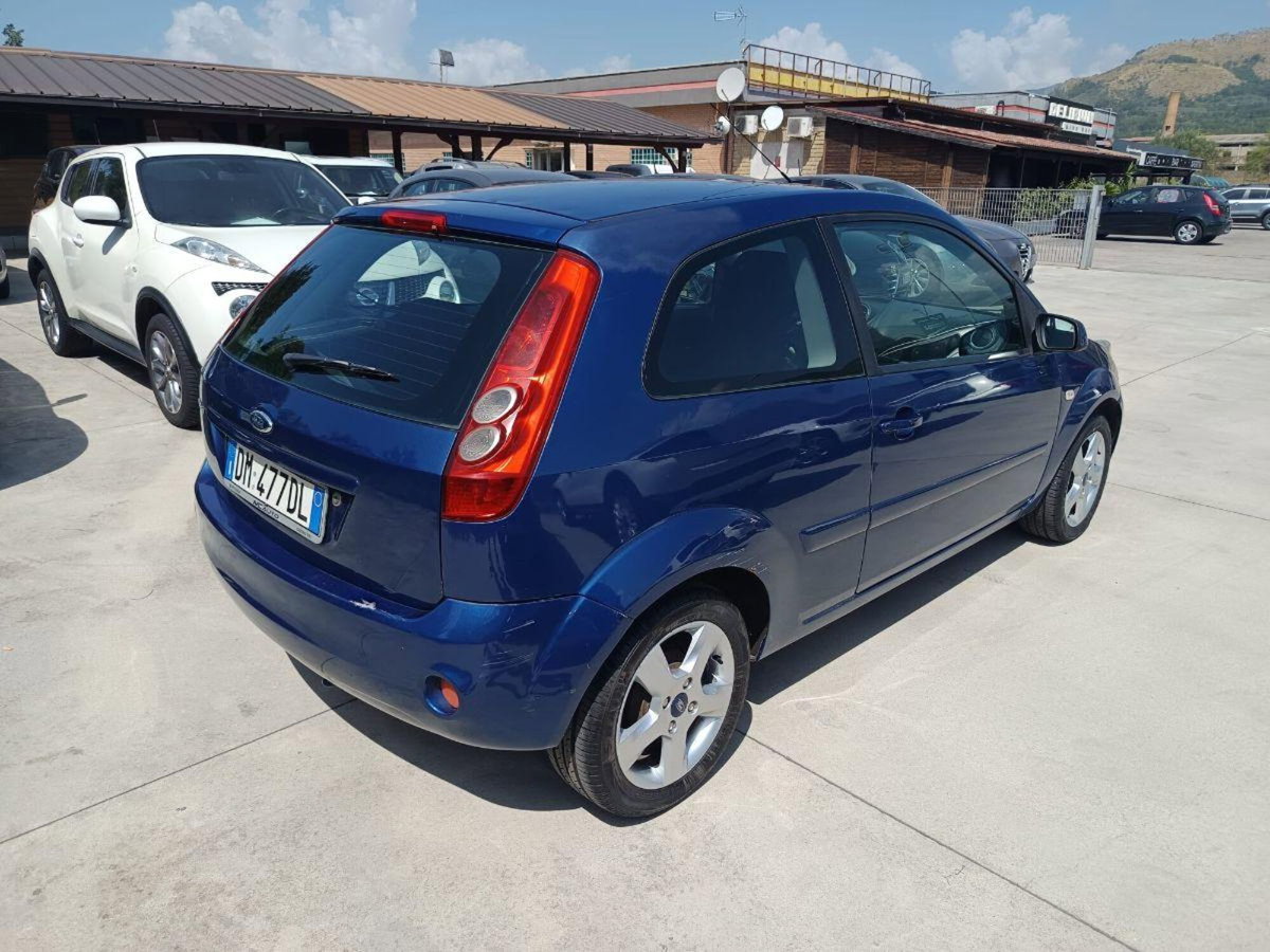 Ford Fiesta 1.4 TDCi 3p. Ghia (6)