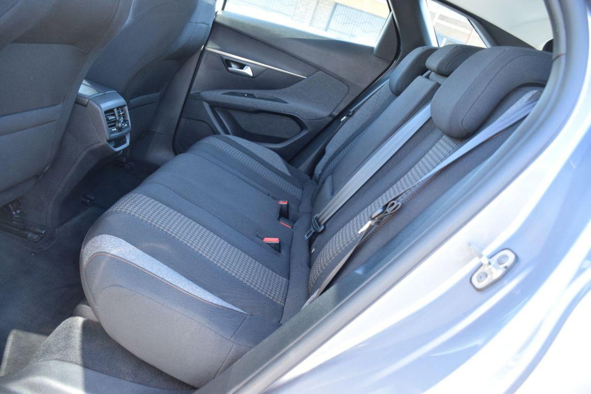 Peugeot 3008 BlueHDi 130 S&S EAT8 Active Business (8)