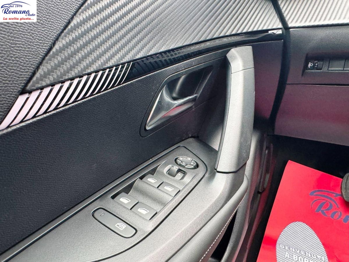 Peugeot 2008 PureTech 100 S&S Allure (13)