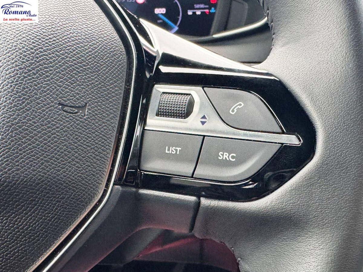 Peugeot 2008 PureTech 100 S&S Allure (19)