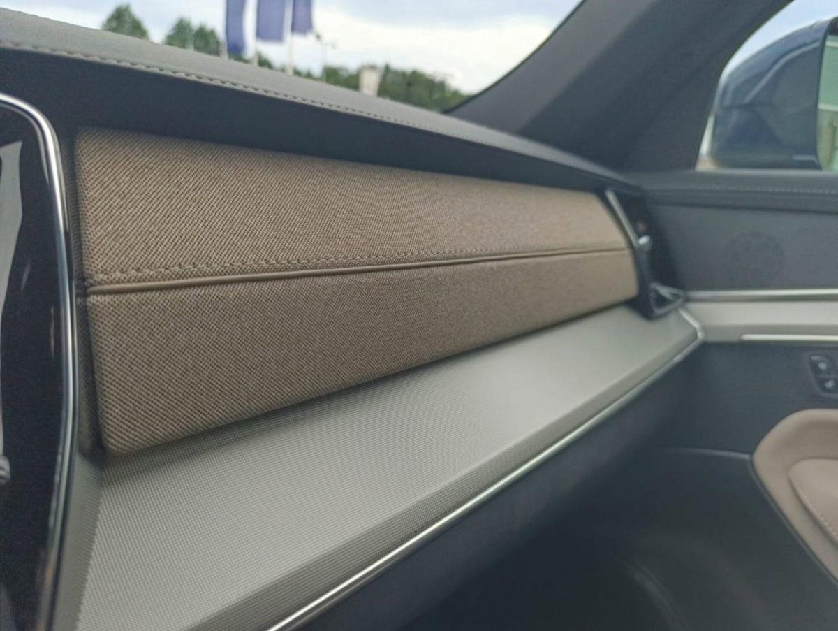 Volvo XC90 B5 (d) AWD Geartronic 7 posti Momentum (14)