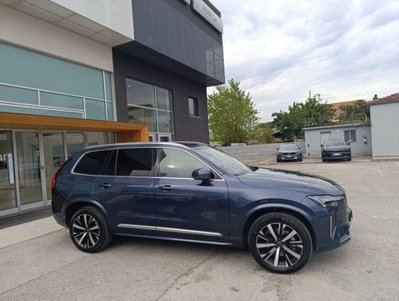 Volvo XC90 B5 (d) AWD Geartronic 7 posti Momentum (2)