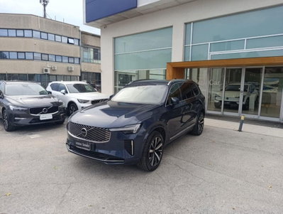 Volvo XC90 B5 (d) AWD Geartronic 7 posti Momentum (3)