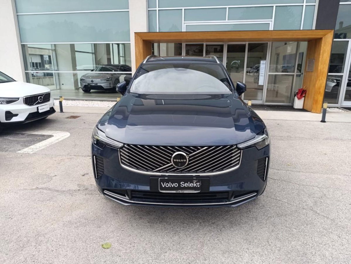 Volvo XC90 B5 (d) AWD Geartronic 7 posti Momentum (5)