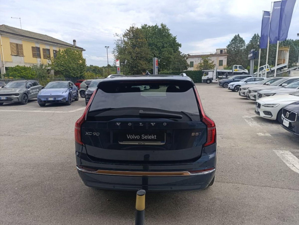 Volvo XC90 B5 (d) AWD Geartronic 7 posti Momentum (6)