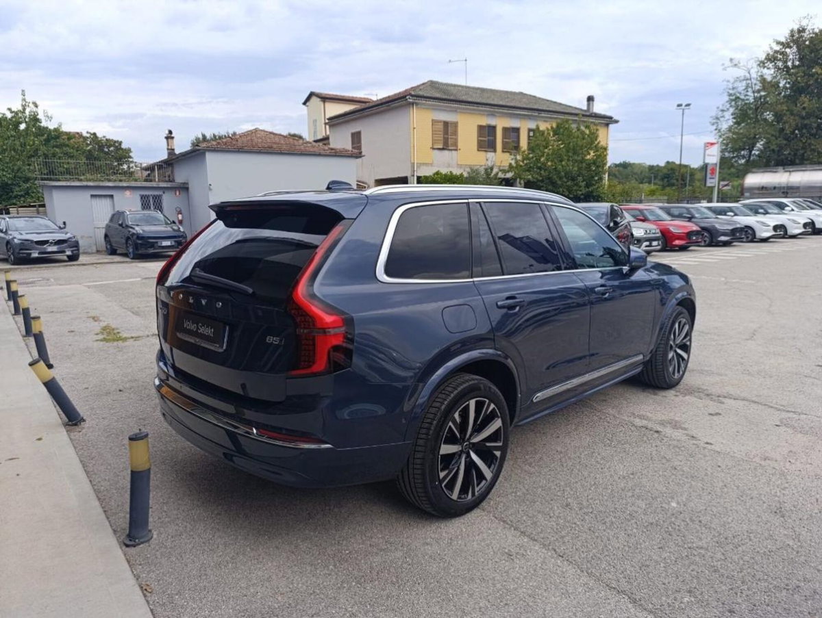 Volvo XC90 B5 (d) AWD Geartronic 7 posti Momentum (7)