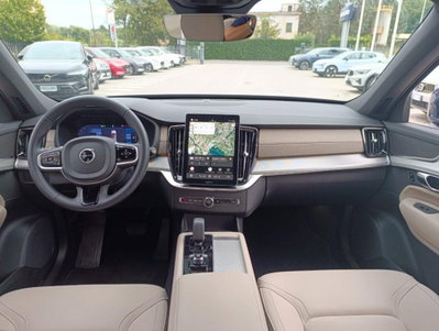 Volvo XC90 B5 (d) AWD Geartronic 7 posti Momentum (9)