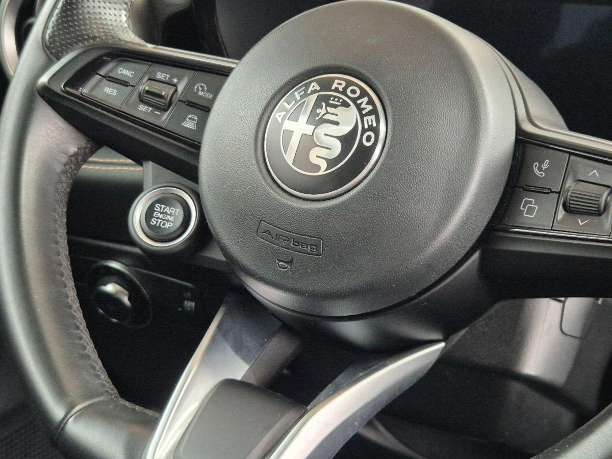 Alfa Romeo Tonale 1.6 Veloce 130cv tct6 (16)