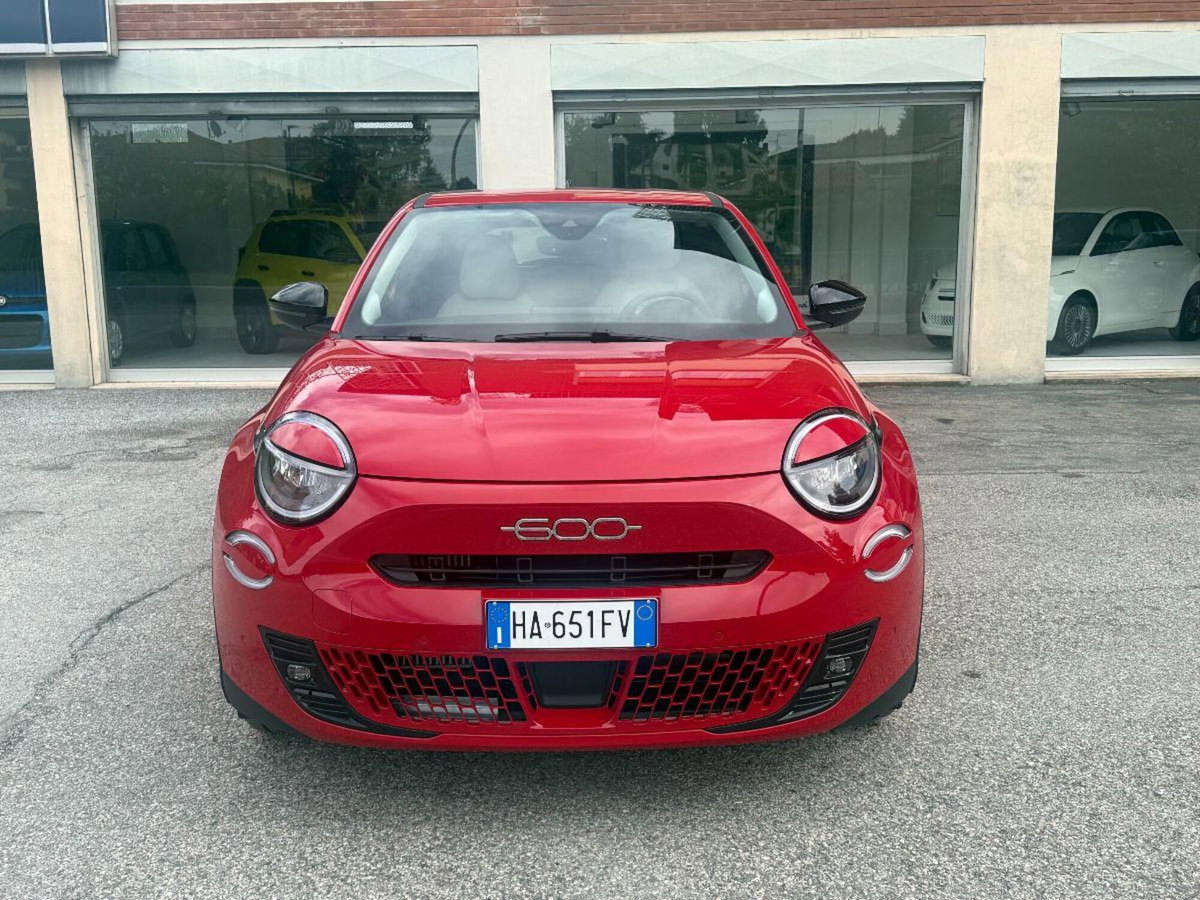 Fiat 600 1.2 hybrid La Prima 145cv auto (2)