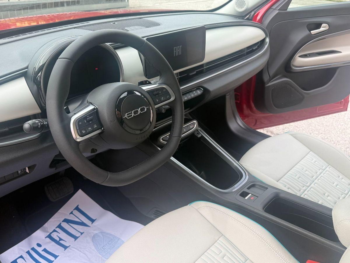 Fiat 600 1.2 hybrid La Prima 145cv auto (7)